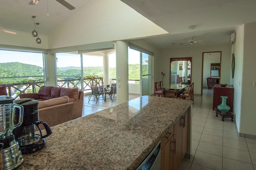 Cruz Del Mar M302 view 3