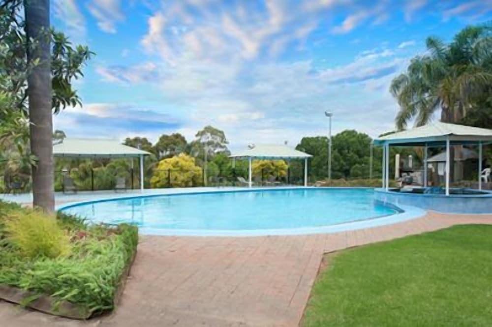 Lakeview Villa's