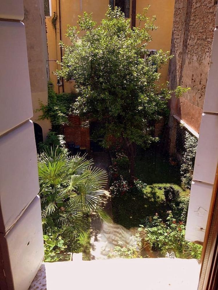 3749 Ponte Chiodo Guest House