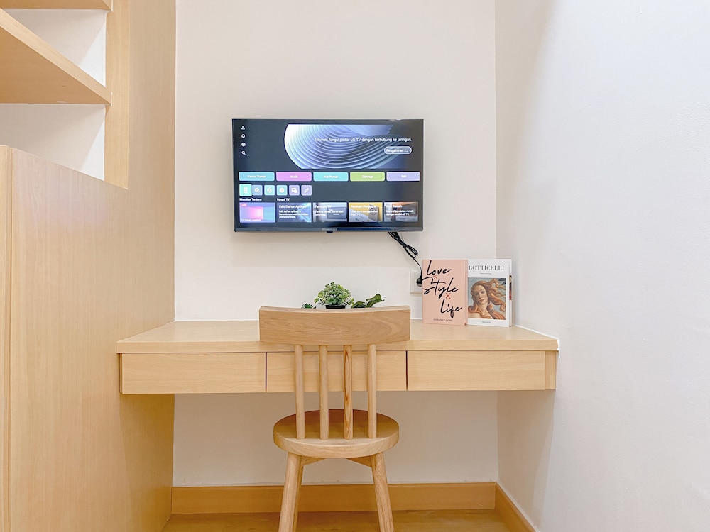 Studio Furnished At Pollux Chadstone Apartment