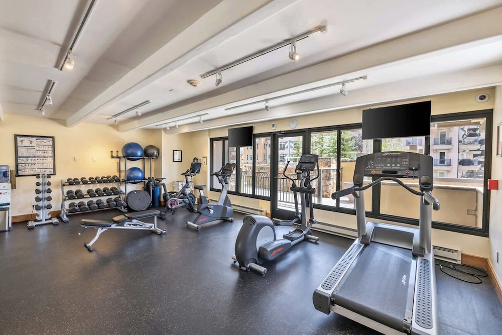Landmark Vail - Charming Condo for 8 with Resort-style Amenities