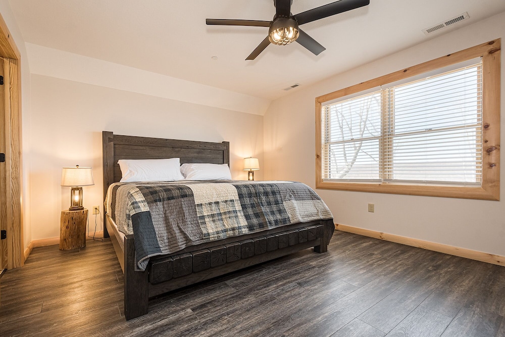 Mountain Crest Lodge - Property Image 36