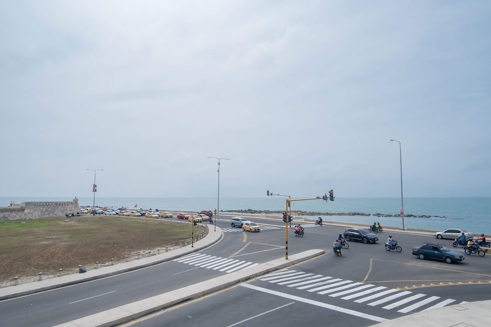 w Great 2BR w Ocean View Near C Amurallada