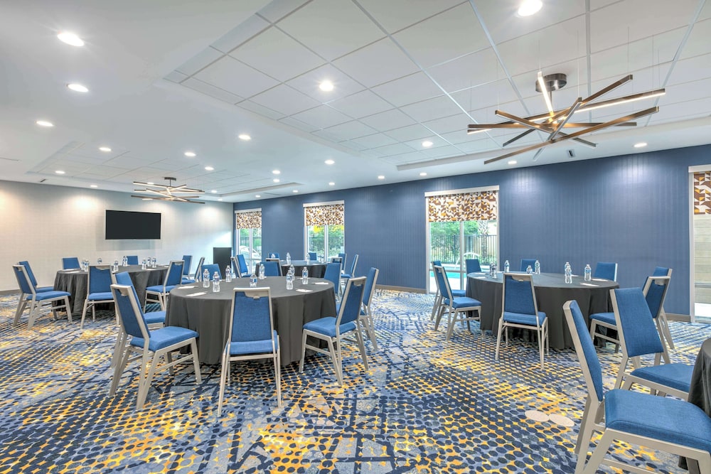 Hampton Inn Suites Shenandoah The Woodlands, Tx - Property Image 20