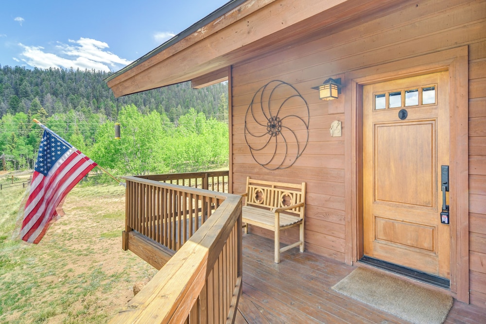 Private 5 Acres w/ Mtn Views: Park County Cabin!