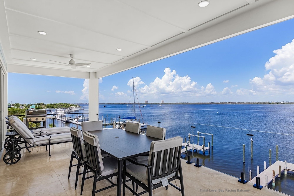 319 Bay & Beach Blessings: Pool Home W/ Water Views! 4 Bedroom Home
