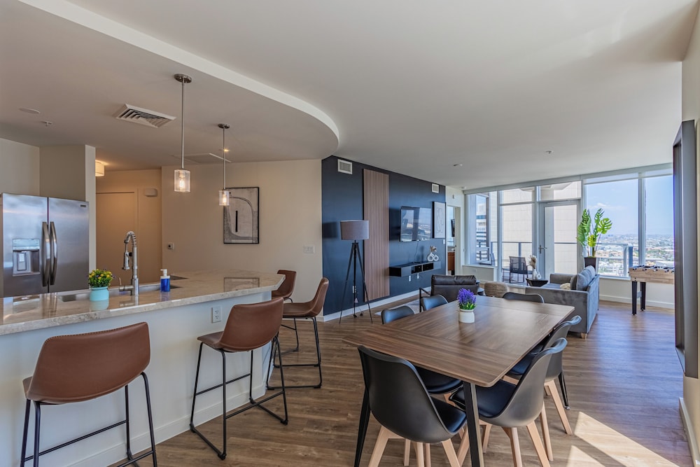 ROVE LIVING/KL - 44 Monroe