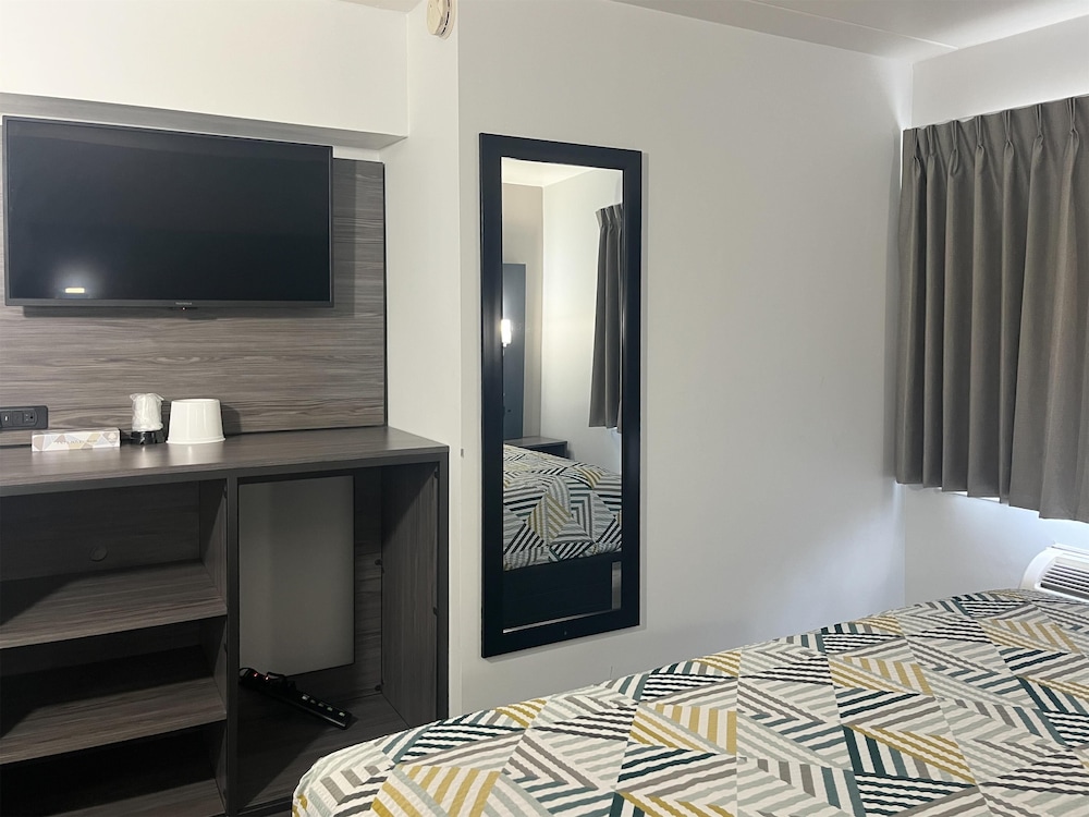Motel 6 - Chicago, IL