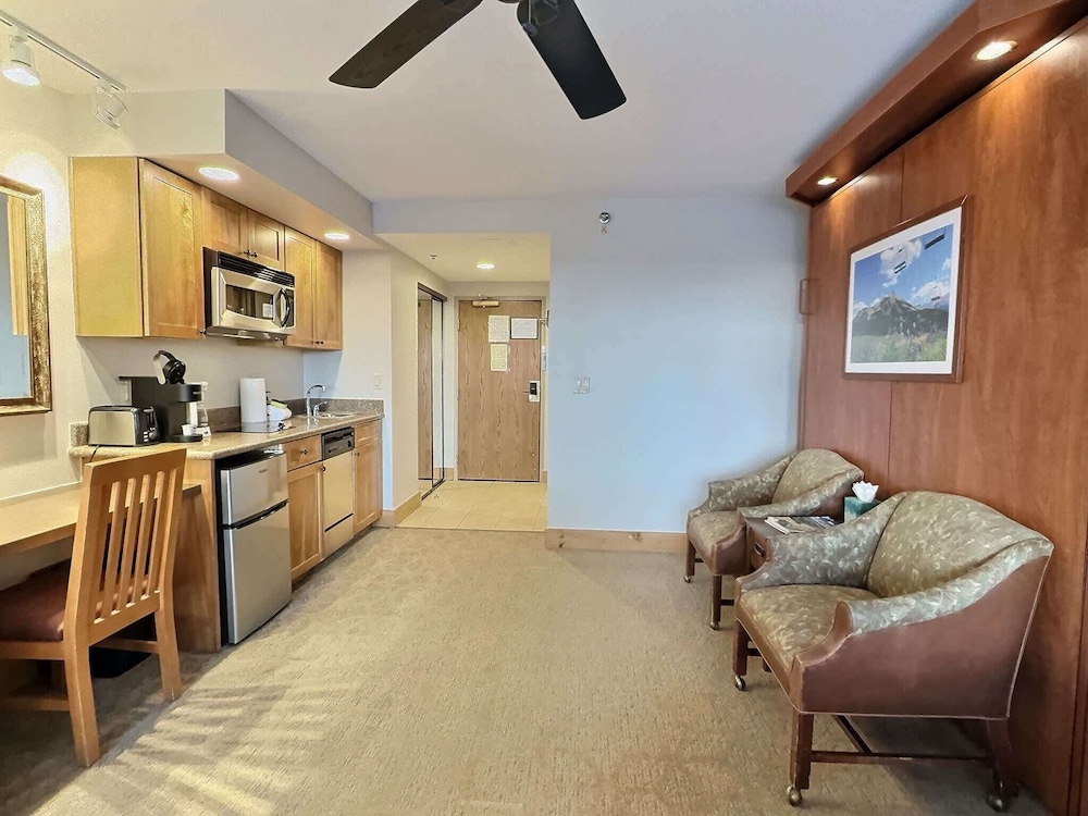 The Grand Lodge by Traverse Hospitality (No Resort Fees)