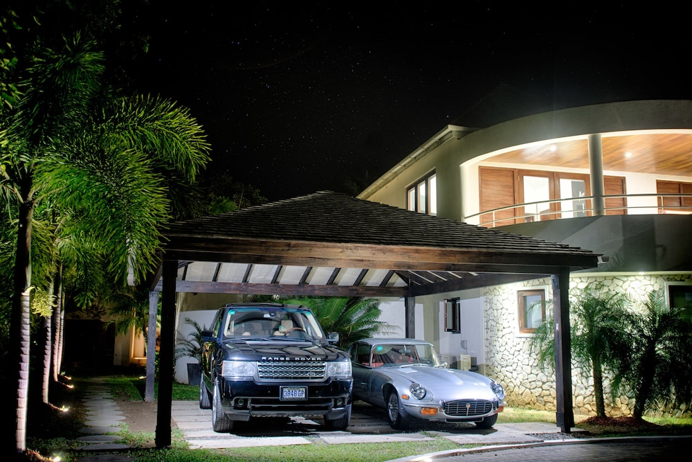 Cocosan Villa