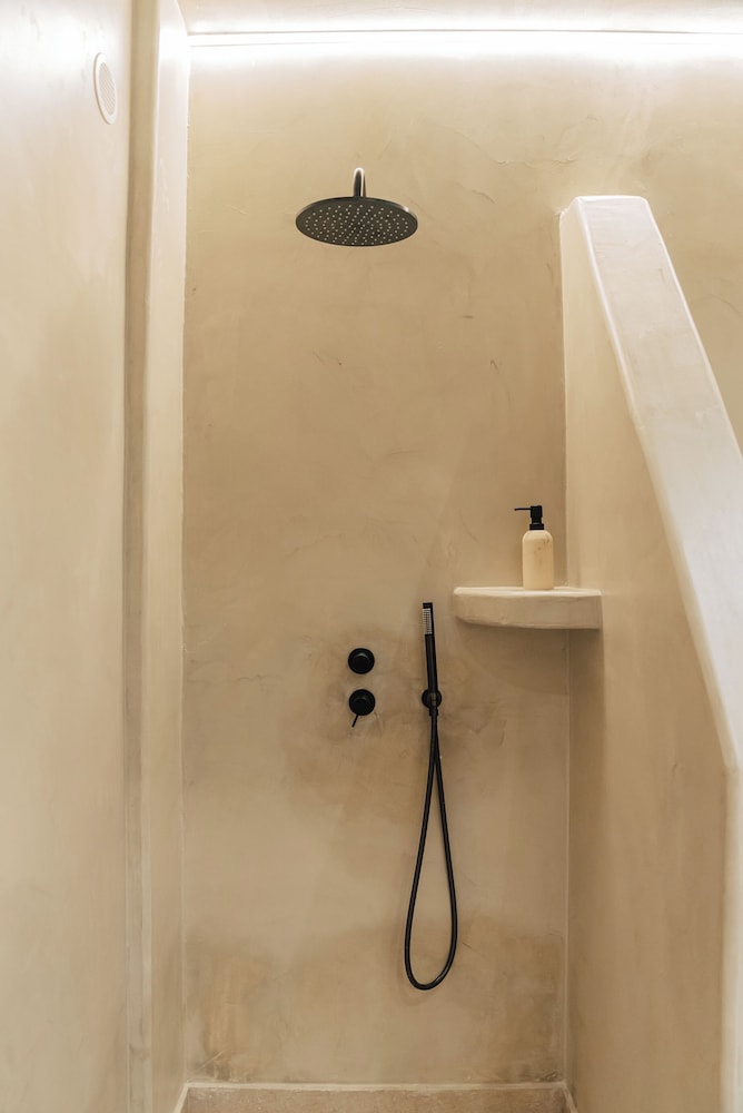 Erthā Suites with private pools