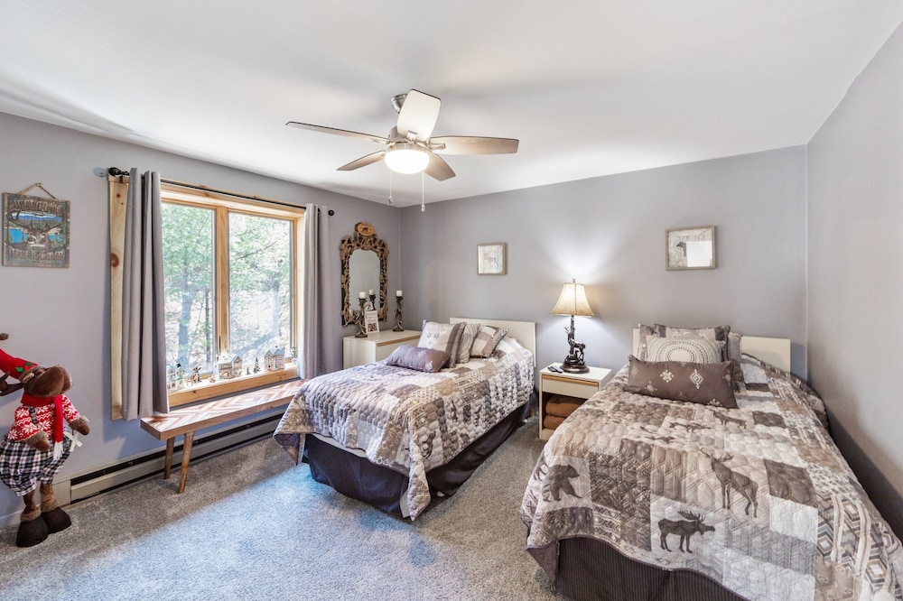 46er 15e - Stylish & Comfortable Mountain Retreat 2 Bedroom Townhouse by The Summit at Gore Mountain