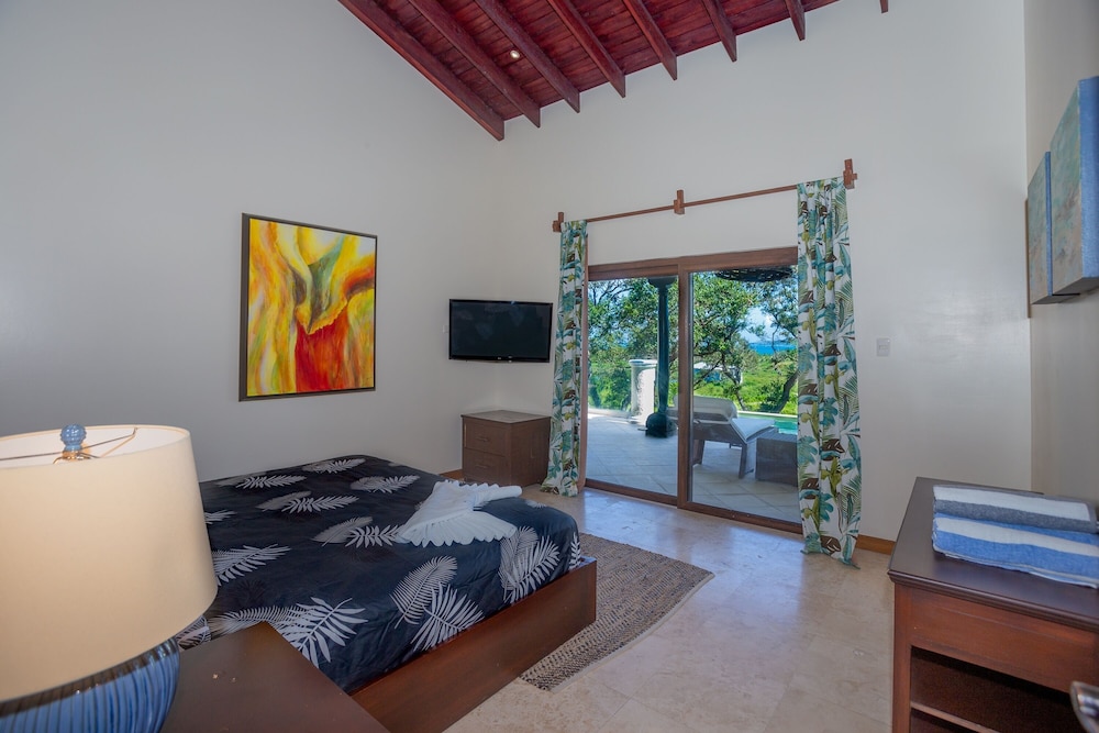 Pristine Bay 1003 3 Bedroom Home by RedAwning view 3