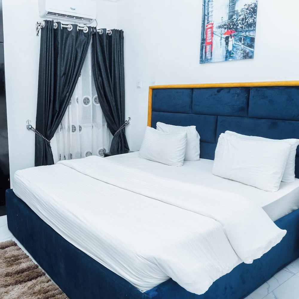 El- Rey Luxury Apartment