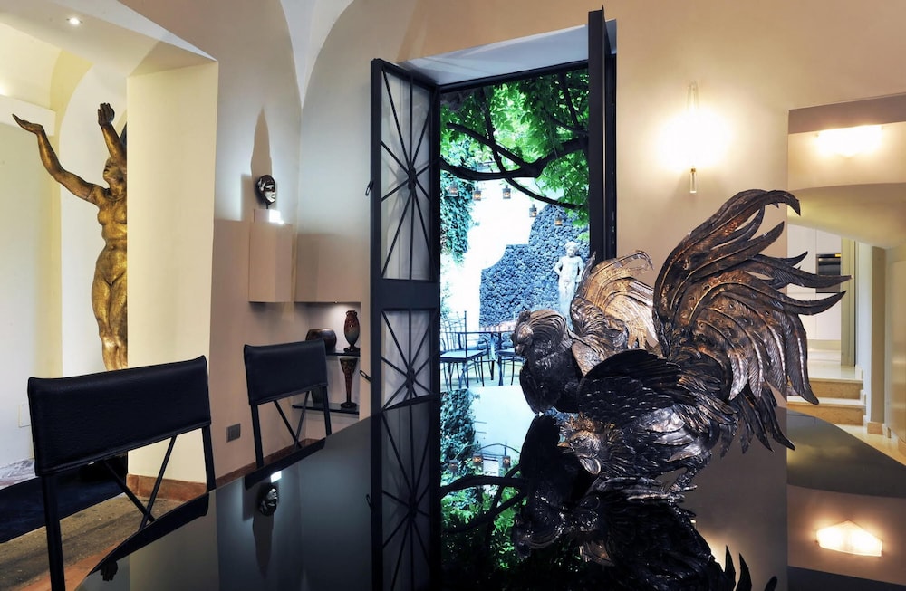 La Palazzina Santa Dorotea Splendid Rome Townhouse With Courtyard Garden