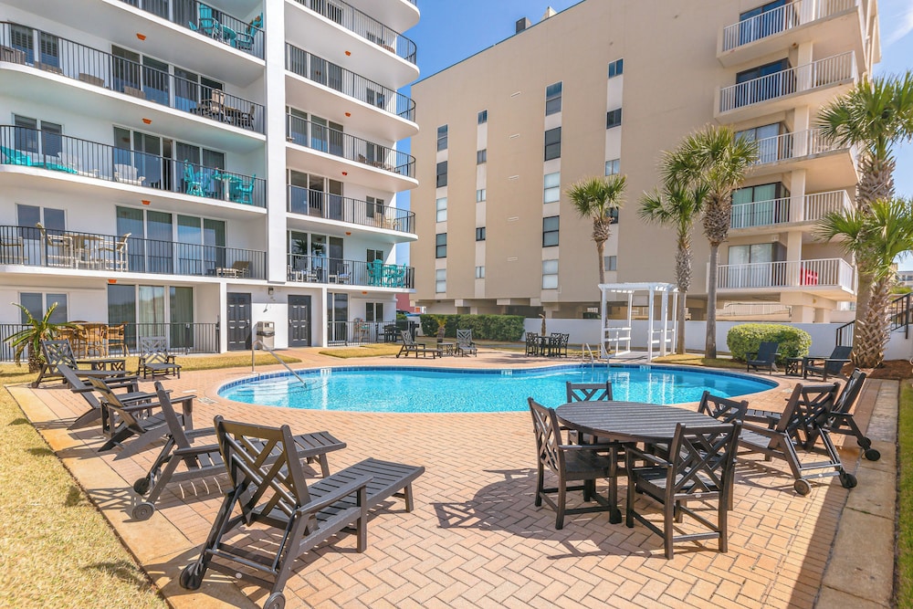 Waterfront Fort Walton Beach Condo: Pool Access!