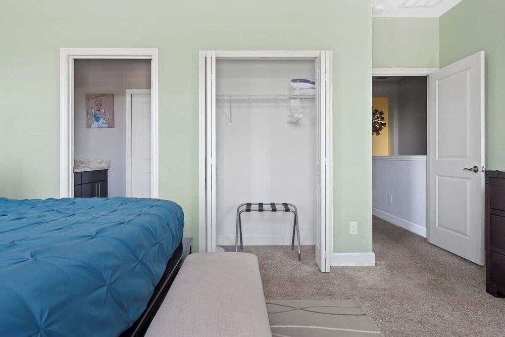 Comfortable Vacation Home up to 10 People