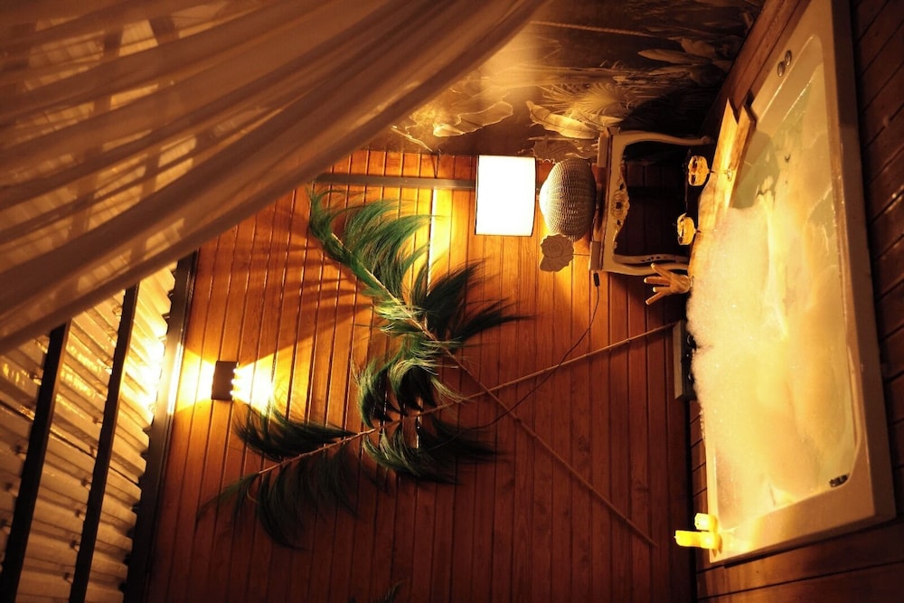 The Jungle Bungalov