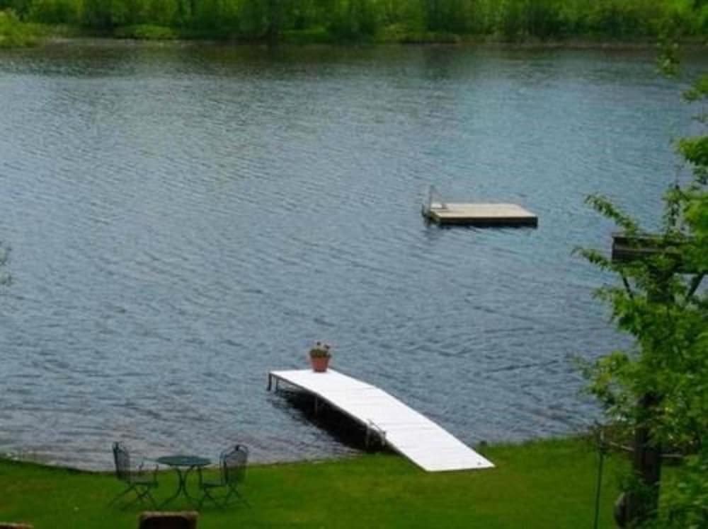 Lakeside Bed & Breakfast
