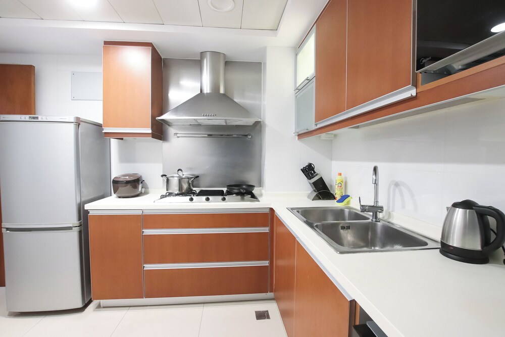 Tyms 2BR Apt Near ITC Xujiahui Line1 11