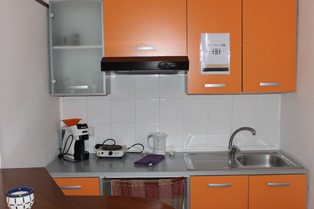 Double H Ungheria en Palermo — kitchen
