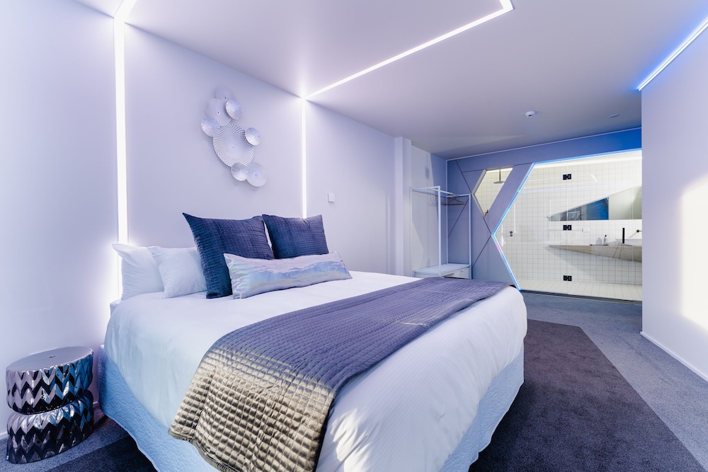 Dunedin Vacations - Quarters B1- Luxurious  Spacious - Property Image 2