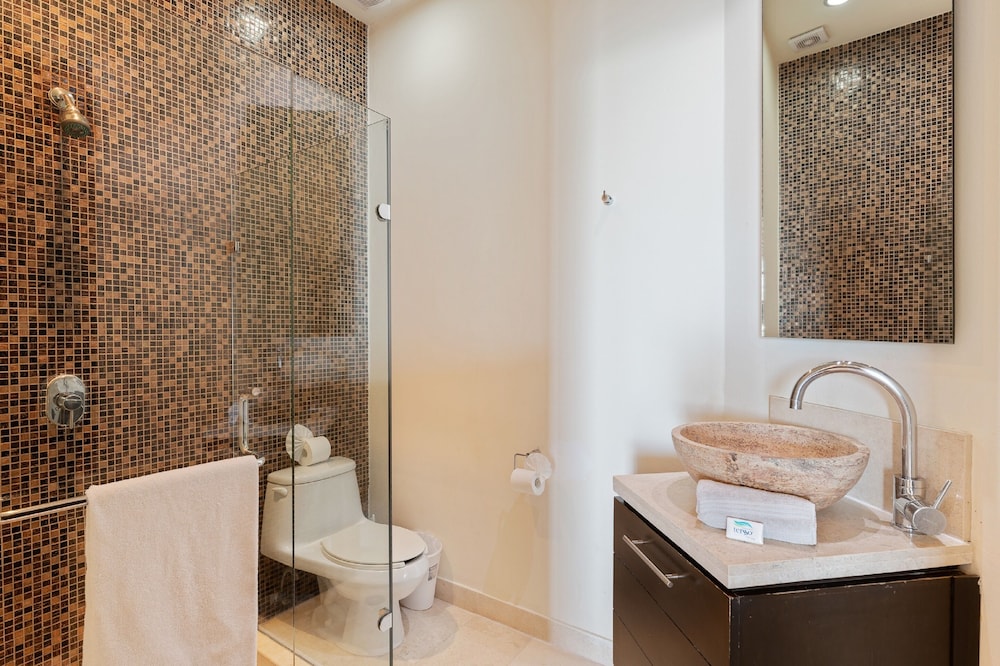 Encanto Living 1201 -4BR by Kivoya
