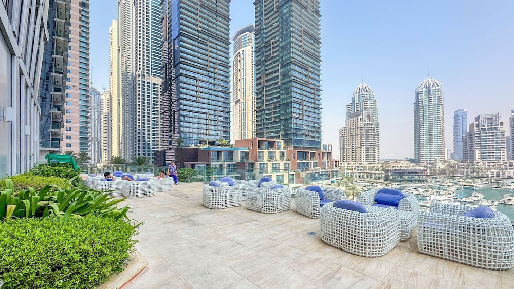 Iconic Marina Stay Cayan Tower 2BR