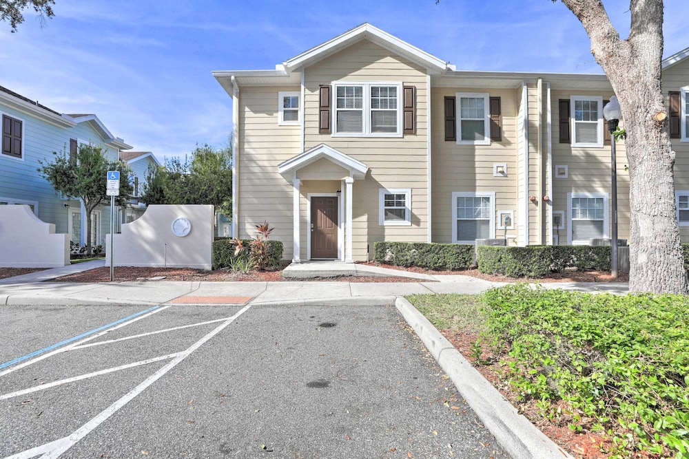 Lucaya Village Townhome w/ Pool, 6 Mi to Disney! view 5