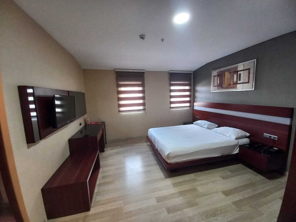 Park By Clover - Image 31