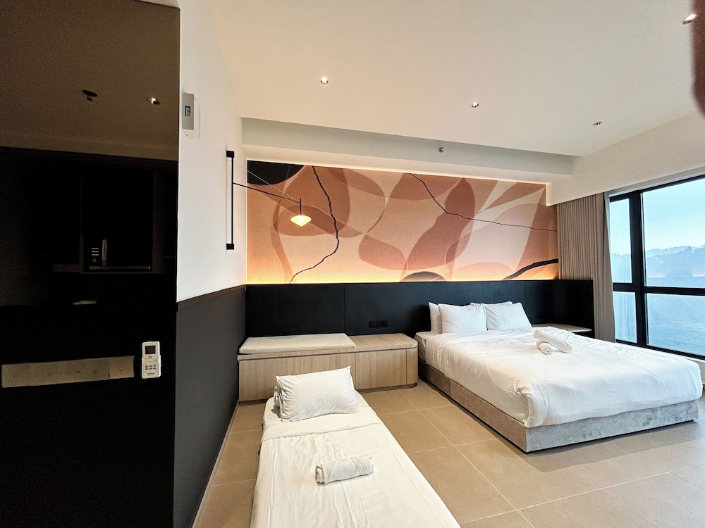 Mossaz by Manhattan Group