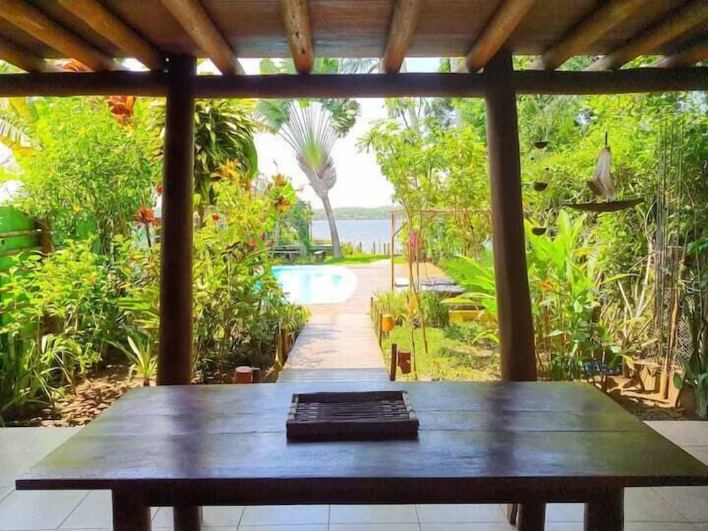 Casa de Temporada Felicidade, 38 Hóspedes, 2 Piscinas, 9 Suítes e 2 Churrasqueiras em Itacaré Bahia