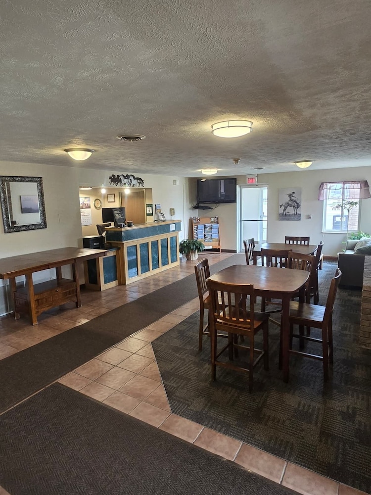 Capital O Roadside Inn Thedford NE 2