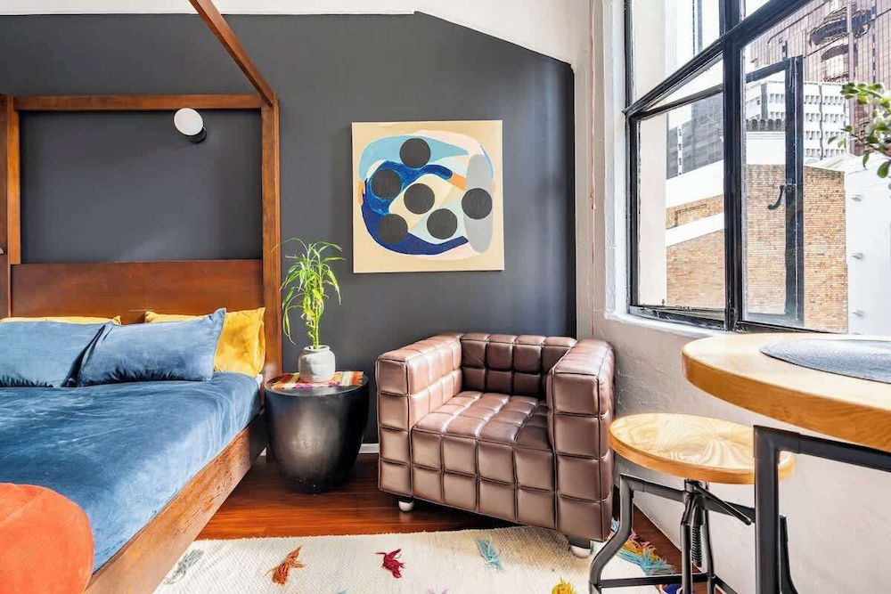 Cosy CBD Loft Walk to Dining+Shopping Zodiak Stays