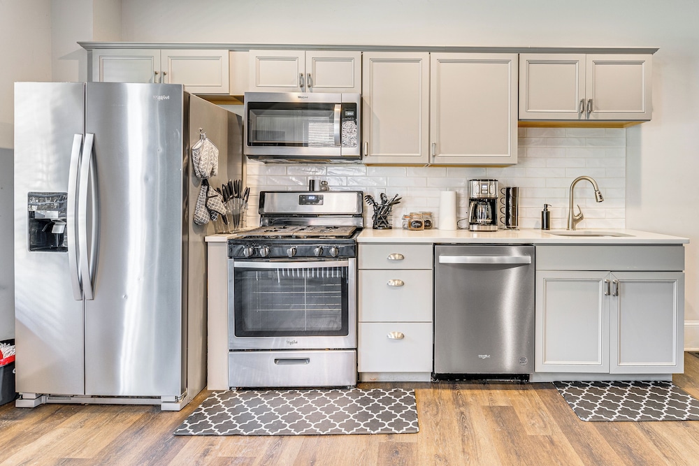 1 Block to Main Street: Dtwn Stroudsburg Townhome!