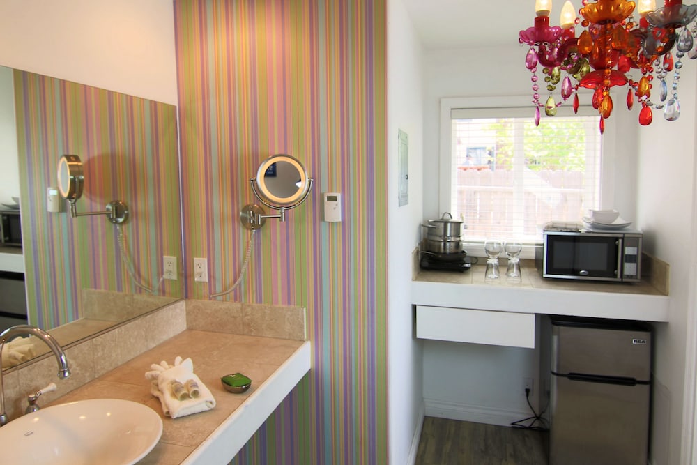 Big Bear Spa Suites