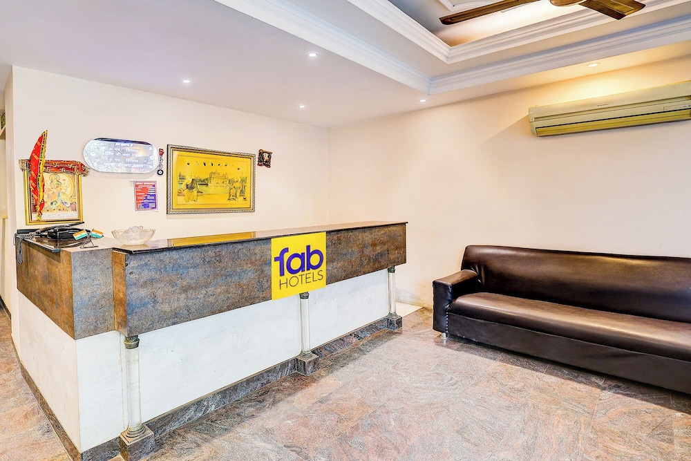 Fabhotel Gold Palace