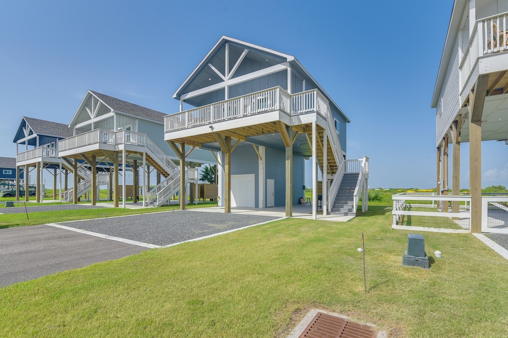 Deck & Patio: Recently Built Bolivar Peninsula Gem