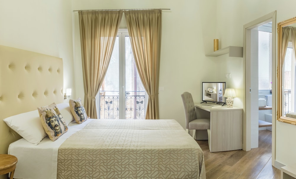 Kéramos Luxury Rooms