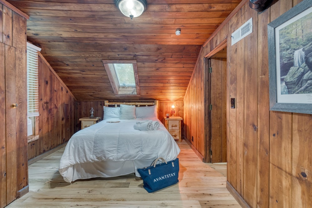 Riverwood Gatlinburg Pigeon Forge Cabin w River Views