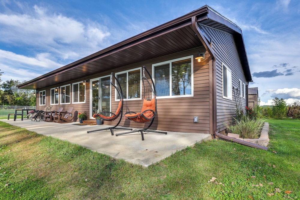 Riverfront Home w/ Private Dock in Wisconsin Dells