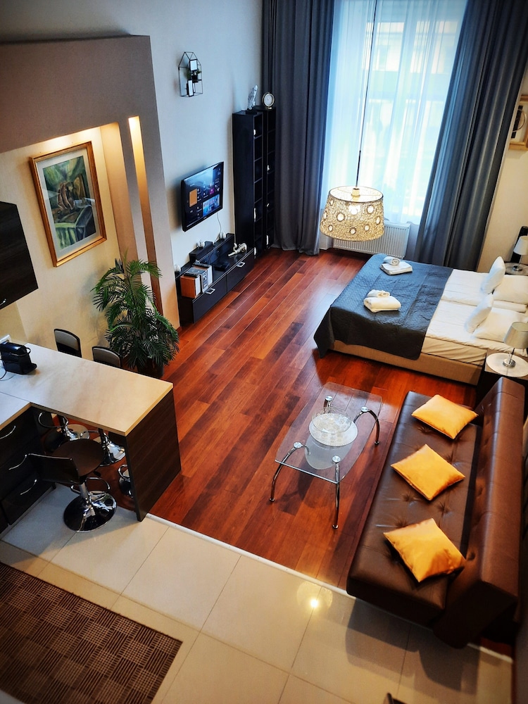 Luxury Senate Apartment