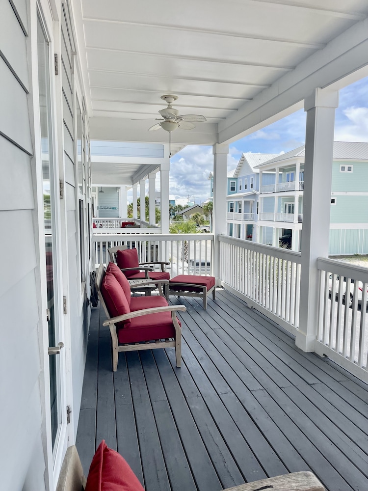 Camp David 4 Bedroom Cottage by RedAwning