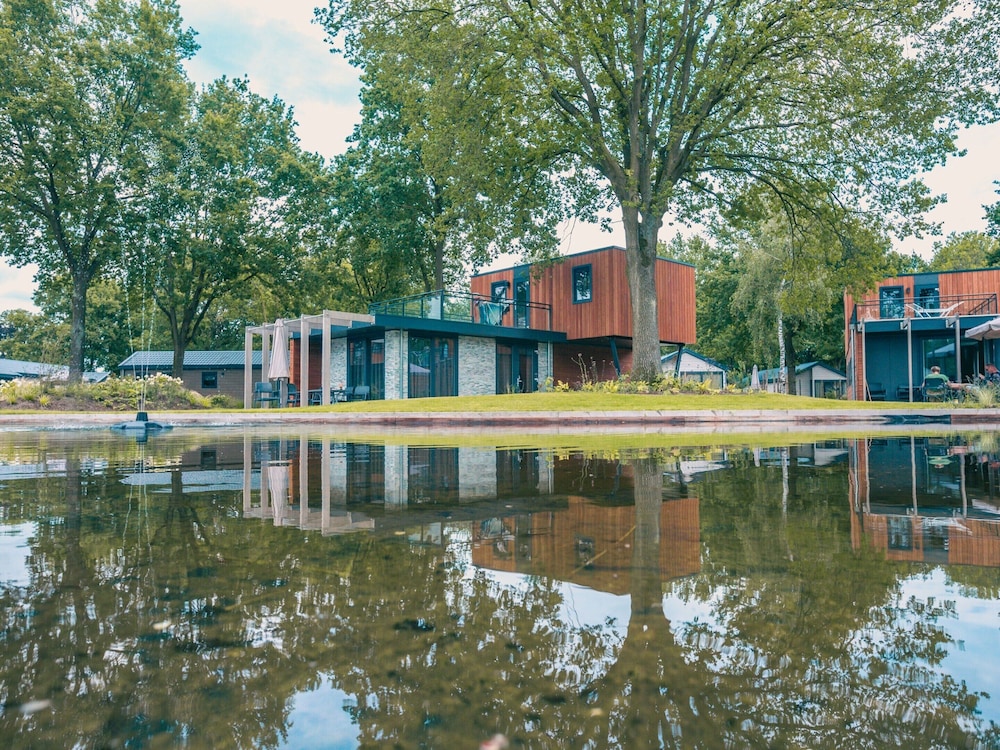 Modern Chalet Only 2 km of the Efteling