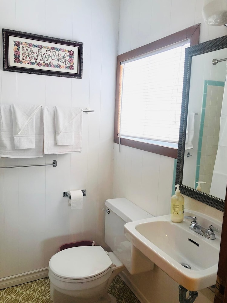 Lake Sparrow Guest House Inc