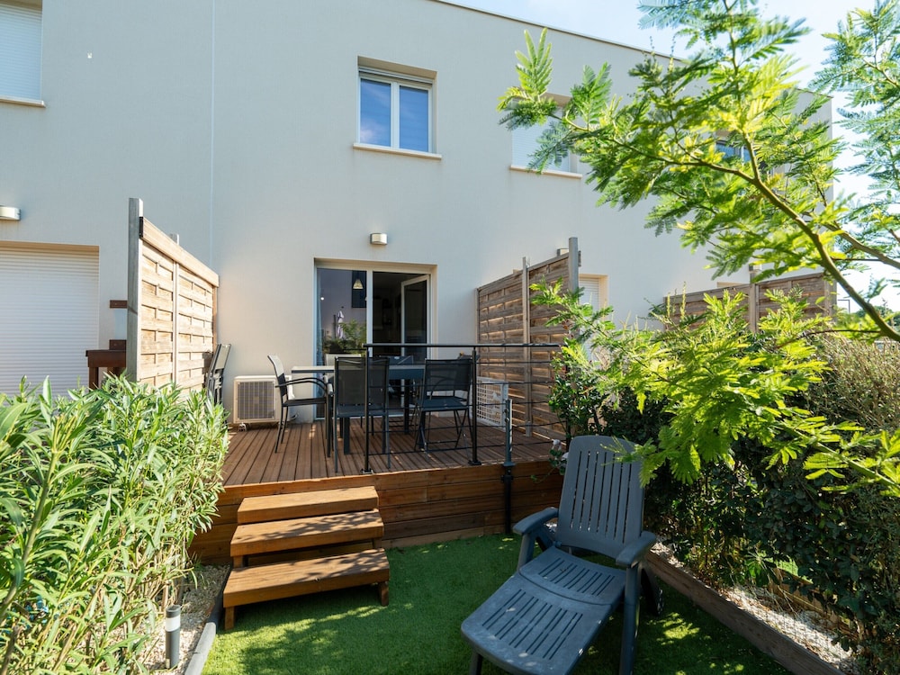 Bright Villa by the Valras Sea