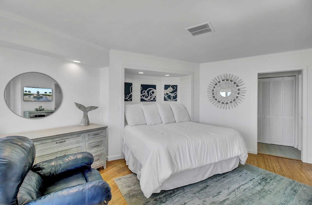 202 F Port O Call by Avantstay Amazing Oceanfront Views!