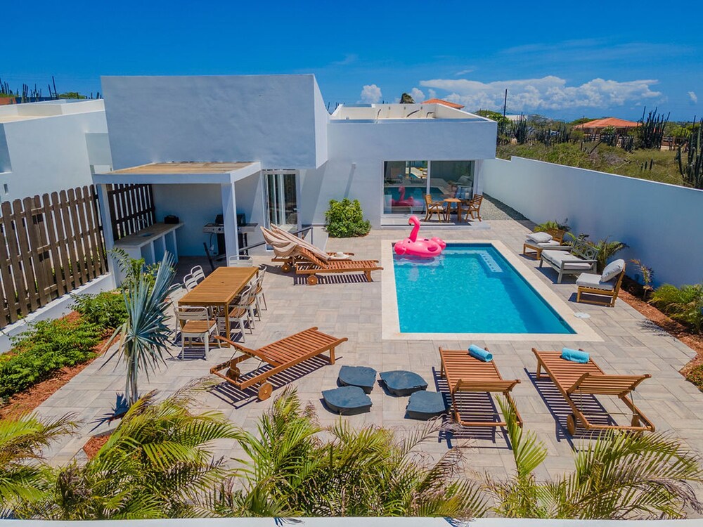 Newly Built Private Pool 3BR Parking Wi-fi