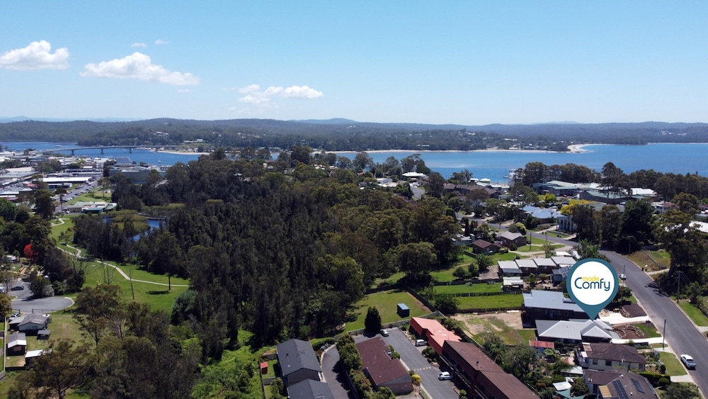 Spacious 4-bed House Near Batemans Bay Centre