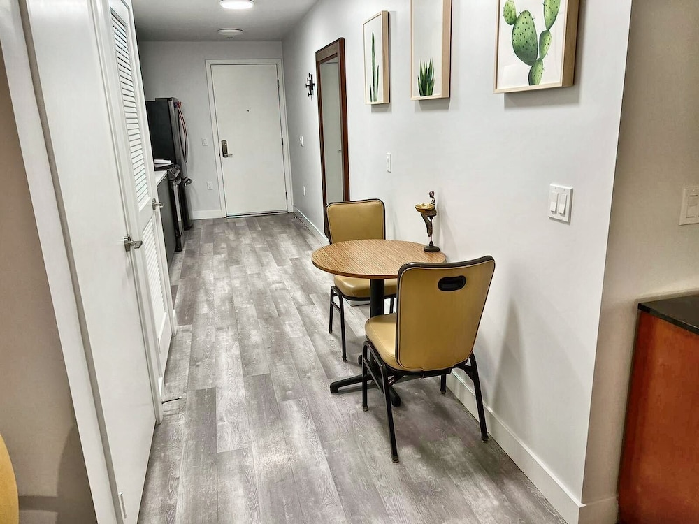 Melrose Rooftop Boutique Residences